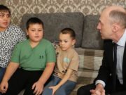 Олег Хорохордин в Шебалинском районе навестил семью участника СВО и встретился с жителями