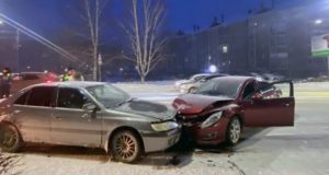 «Мазда» и «Тойота» столкнулись в Горно-Алтайске, пострадал ребенок