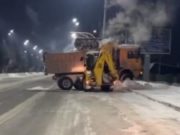 С улиц Горно-Алтайска за месяц вывезли сотни КАМАЗов снега