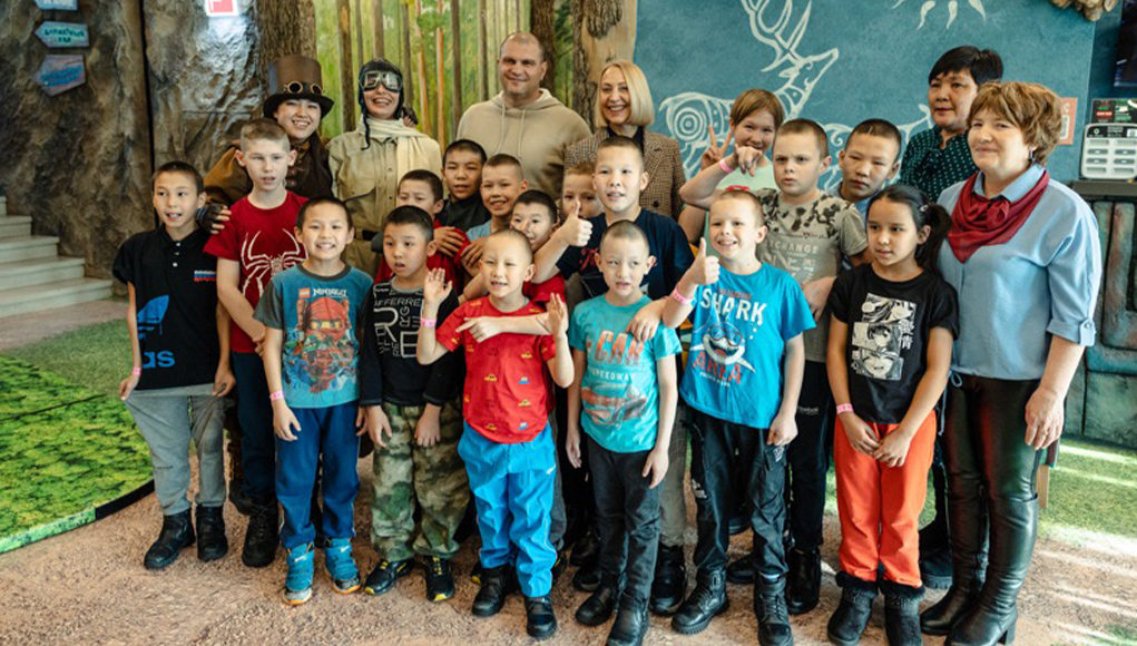 004Благотворительный день для детей-сирот прошел на курорте «Манжерок»