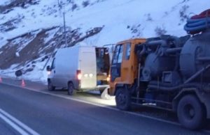 Последствия разлива топлива устраняют в Кош-Агачском районе Последствия разлива топлива устраняют в Кош-Агачском районе