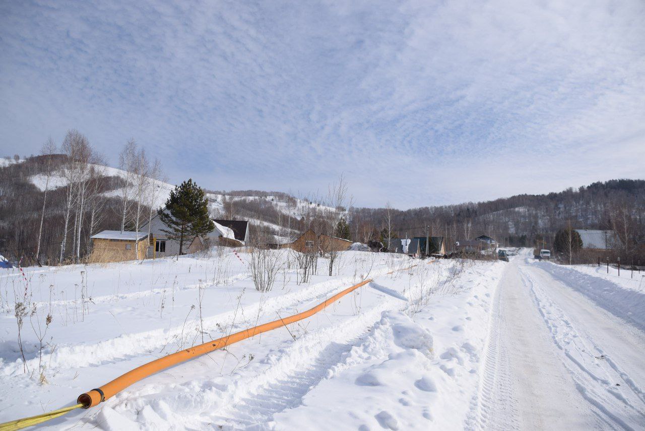 На улицах Газпрома и Паспаульской в Горно-Алтайске начали прокладывать газопровод 