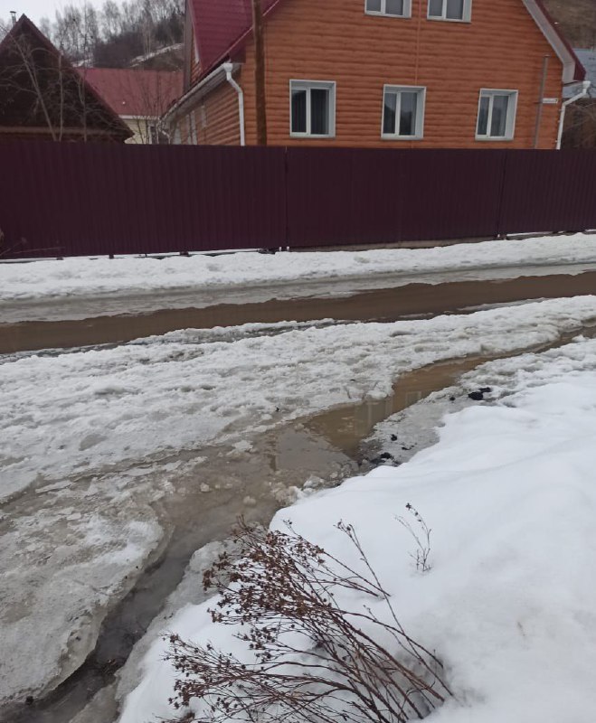 В Горно-Алтайске аварийные службы борются с подтоплениями 