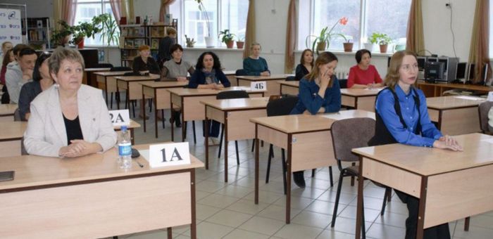 Родители выпускников сдали ЕГЭ по истории