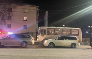 Сельчанка устроила ДТП на главной улице Горно-Алтайска Сельчанка устроила ДТП на главной улице Горно-Алтайска