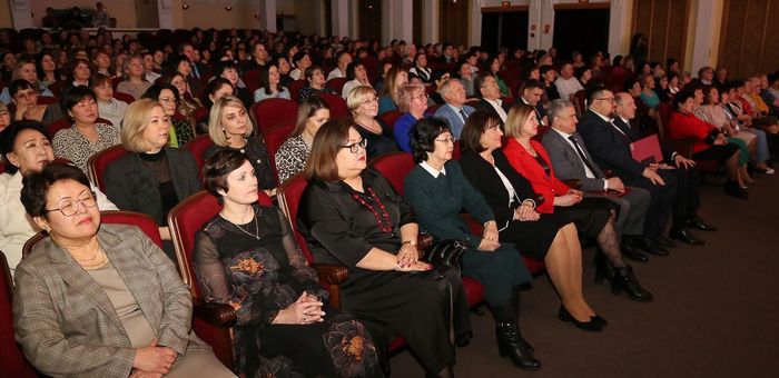 Женщинам Республики Алтай вручили государственные награды