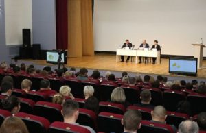 Олег Хорохордин провел встречу с жителями Горно-Алтайска Олег Хорохордин провел встречу с жителями Горно-Алтайска
