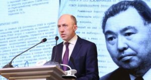 В Горно-Алтайске почтили память Михаила Карамаева В Горно-Алтайске почтили память Михаила Карамаева