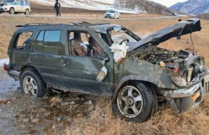 «Ниссан» врезался в дорожный знак и опрокинулся в Шебалинском районе