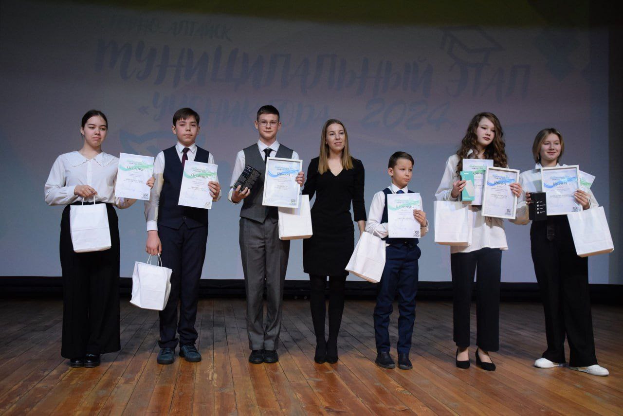 В Горно-Алтайске определили учеников года 