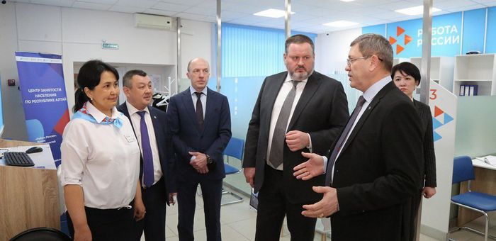 Республику Алтай посетил министр труда и социальной защиты РФ Антон Котяков