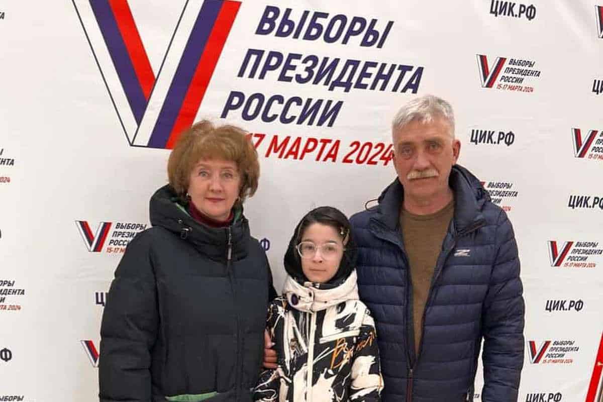 Депутаты Госсобрания голосуют на выборах президента РФ 