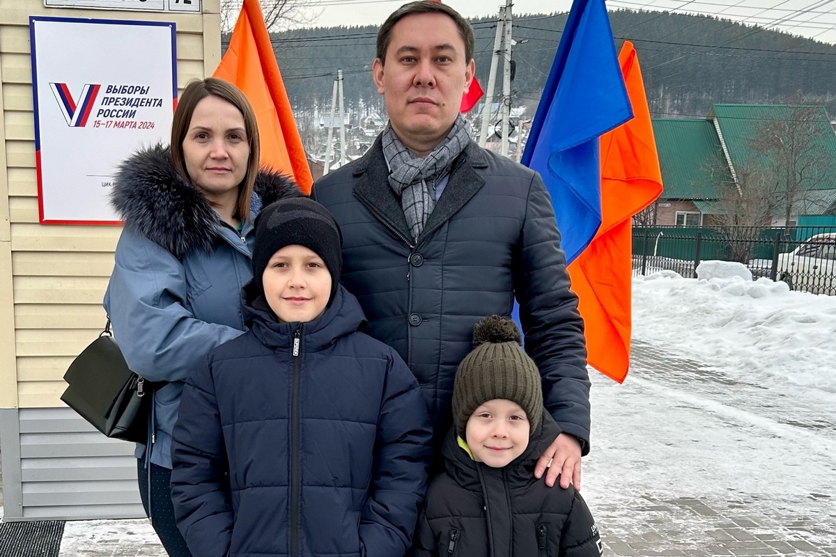 Депутаты горсовета голосуют в Горно-Алтайске