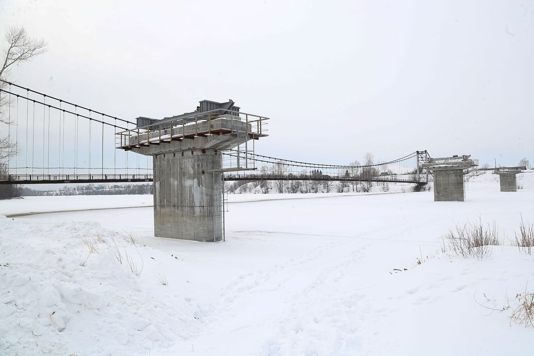 Олег Хорохордин проверил ход строительства моста через Катунь у Подгорного 