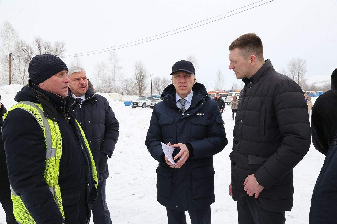 Олег Хорохордин проверил ход строительства моста через Катунь у Подгорного 