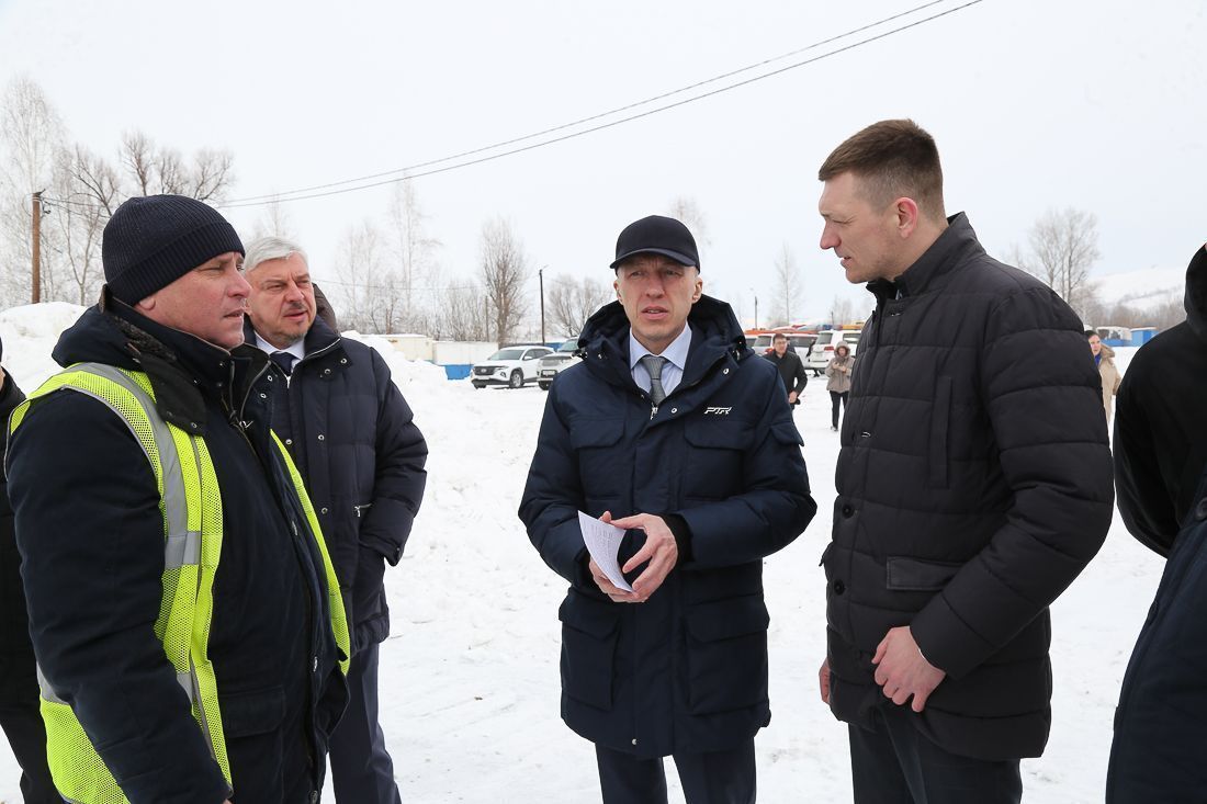 Олег Хорохордин проверил ход строительства моста через Катунь у Подгорного