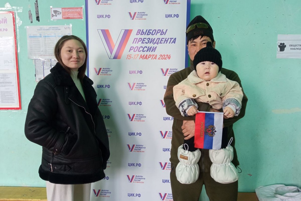 На выборы президента в Республике Алтай приходят целыми семьями 