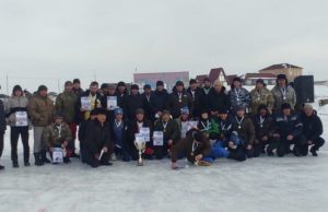 Турнир по хоккею с мячом памяти Алексея Байрамова прошел в Кош-Агаче Турнир по хоккею с мячом памяти Алексея Байрамова прошел в Кош-Агаче