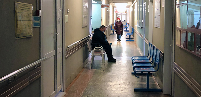Почему к «узкому» специалисту можно записаться только через терапевта?