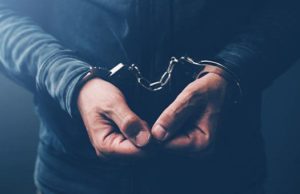 В Элекмонаре строитель из Новосибирска надругался над 13-летней девочкой В Элекмонаре строитель из Новосибирска надругался над 13-летней девочкой