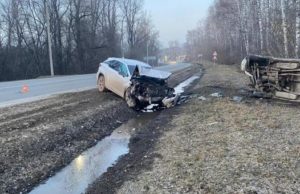 Пьяный водитель УАЗа подбил иномарку на подъезде к Карлушке Пьяный водитель УАЗа подбил иномарку на подъезде к Карлушке