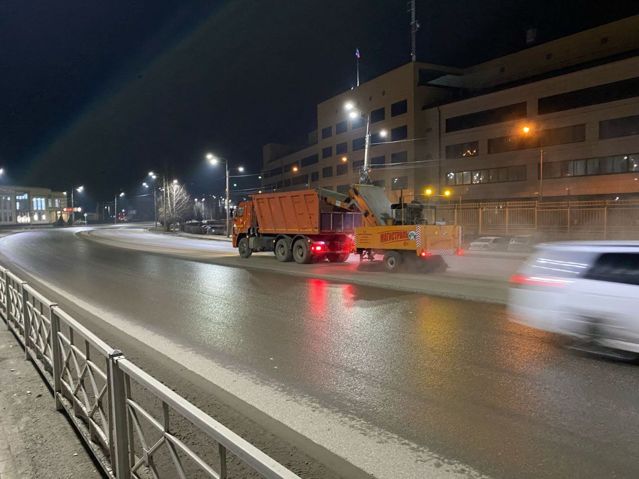 Дорожники в Горно-Алтайске перешли на летний режим работы 