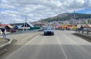 Восьмилетний мальчик попал под колеса иномарки в Горно-Алтайске Восьмилетний мальчик попал под колеса иномарки в Горно-Алтайске