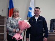 На Алтае наградили председателя УИК, которая предотвратила провокацию с зеленкой На Алтае наградили председателя УИК, которая предотвратила провокацию с зеленкой