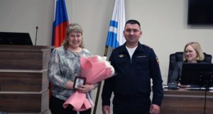 На Алтае наградили председателя УИК, которая предотвратила провокацию с зеленкой