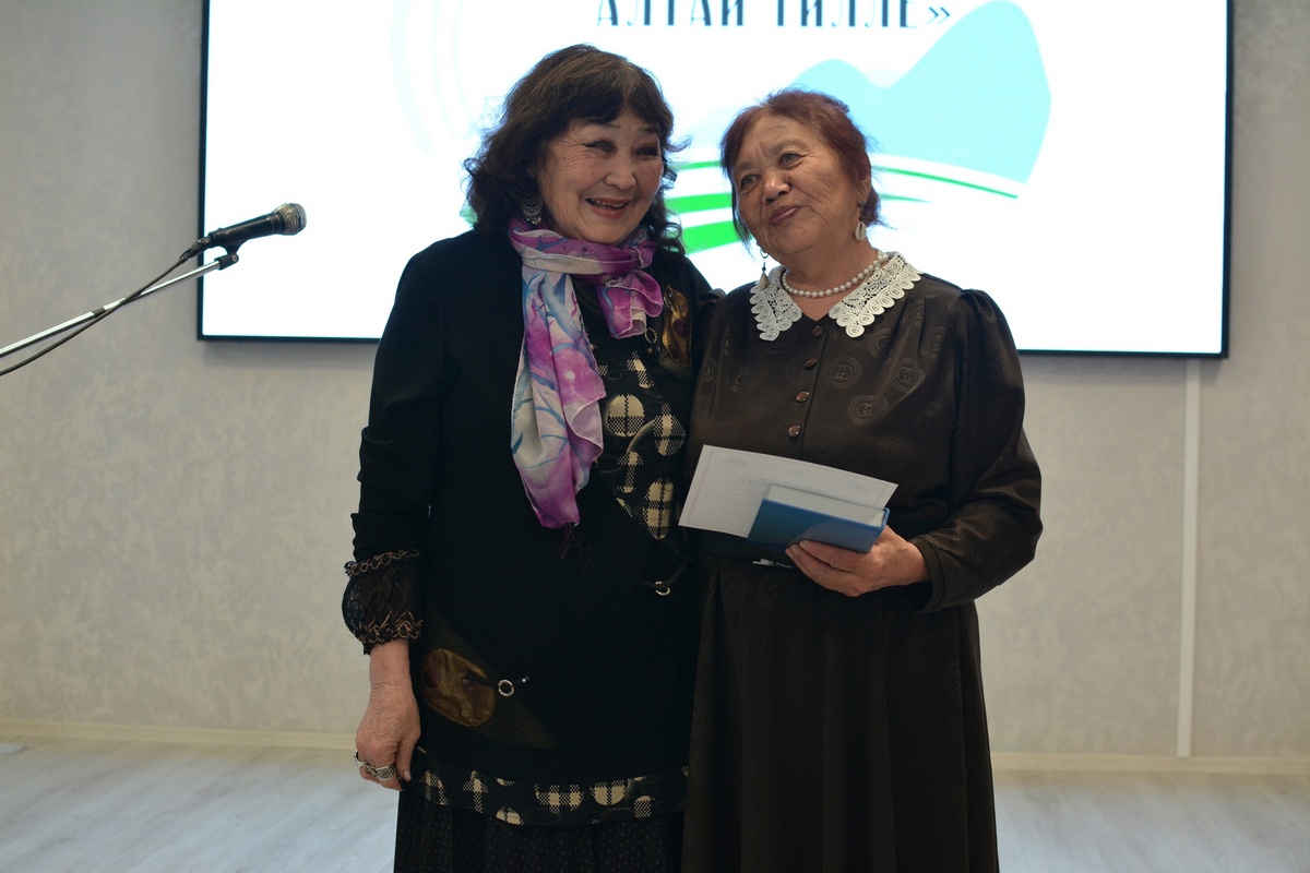 Конкурс чтецов «Живая классика на алтайском языке» прошел в регионе 