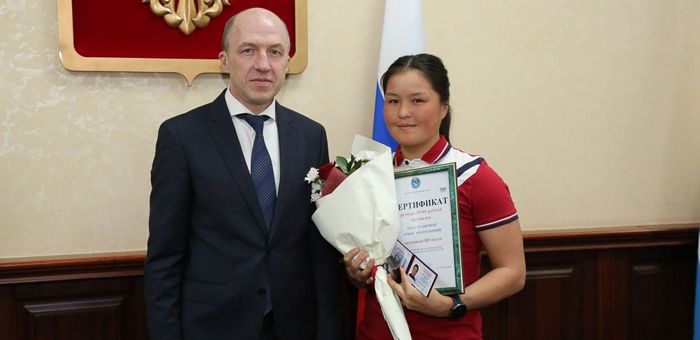 Выдающимся спортсменам Республики Алтай вручили премии