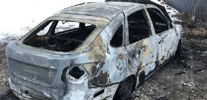 19-летний парень согласился помочь знакомому и спалил чужую машину