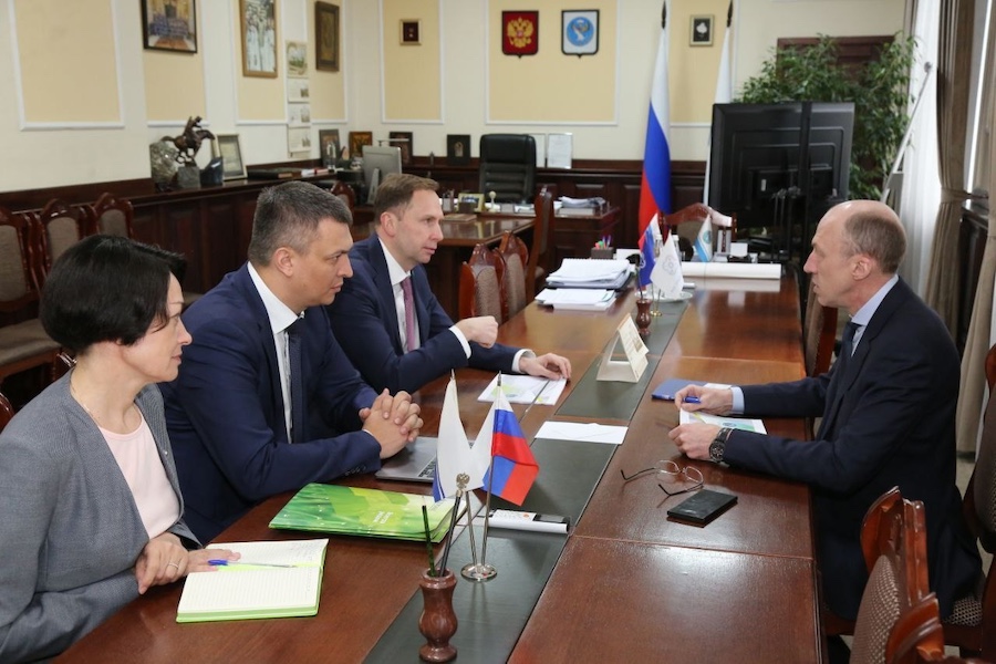 Руководители Сибирского банка Сбера и глава Республики Алтай обсудили развитие региона