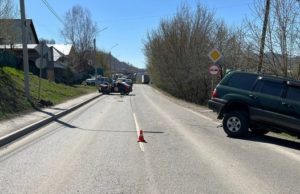 Пьяный водитель устроил ДТП в Горно-Алтайске, пострадали две девушки Пьяный водитель устроил ДТП в Горно-Алтайске, пострадали две девушки
