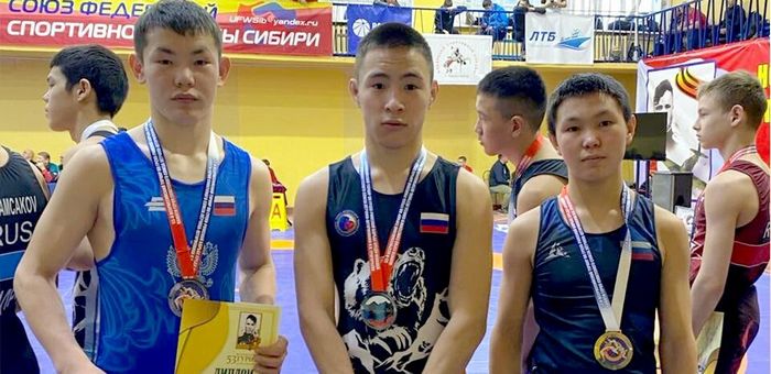 Борцы с Алтая стали призерами Всероссийских соревнований