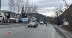 На пешеходном переходе в Горно-Алтайске иномарка сбила 14-летнего подростка