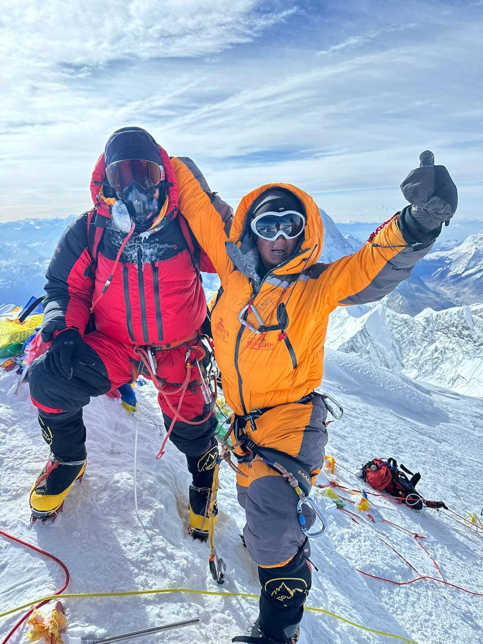 Сергей Михалев на вершине Эвереста