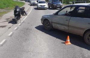 В Соузге мотоцикл вылетел на встречку и столкнулся с «Тойотой» В Соузге мотоцикл вылетел на встречку и столкнулся с «Тойотой»