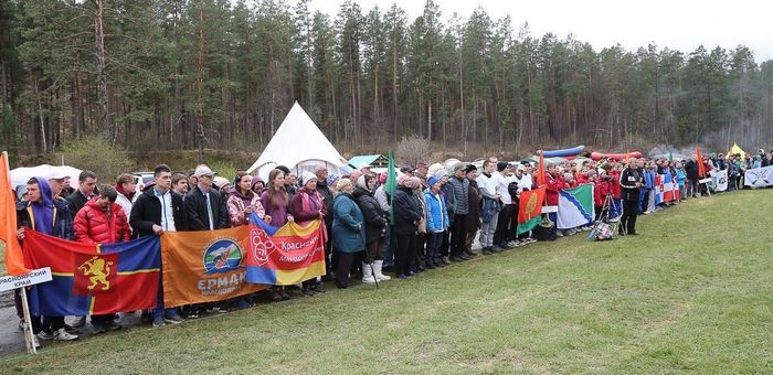 Юбилейный слет туристов-водников проходит на Алтае