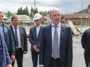 Олег Хорохордин проинспектировал строительство школы №7 и ФОКа в Горно-Алтайске Олег Хорохордин проинспектировал строительство школы №7 и ФОКа в Горно-Алтайске