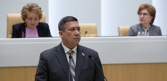 Сенатор Владимир Полетаев представил в Совфеде законопроект, запрещающий иноагентам участвовать в выборах