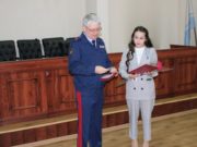 Студентку медколледжа наградили за спасение пассажиров автобуса Студентку медколледжа наградили за спасение пассажиров автобуса