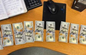 Иностранец пытался подкупить сотрудника таможни на Алтае Иностранец пытался подкупить сотрудника таможни на Алтае