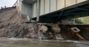 Мост через Катунь подмывает в Усть-Коксинском районе