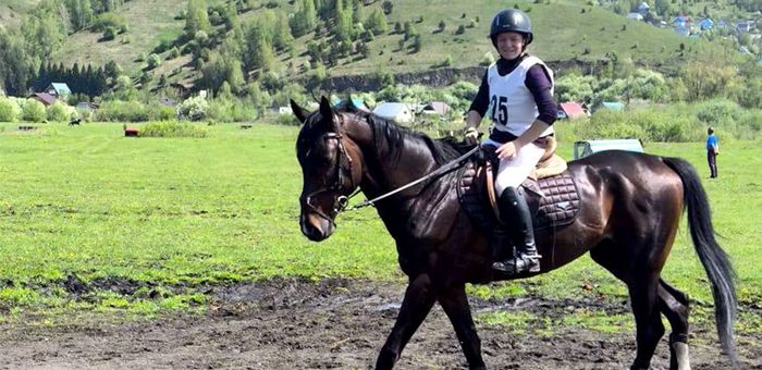 Соревнования по конному спорту прошли в Горно-Алтайске
