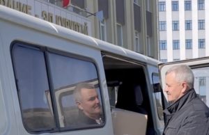 Депутаты передали УАЗ землякам, участвующим в спецоперации