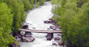 Сгорел деревянный мост через Чую в районе порога Бегемот