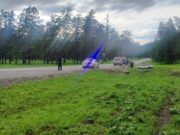 Иномарка слетела с дороги в Усть-Канском районе, пострадали два человека