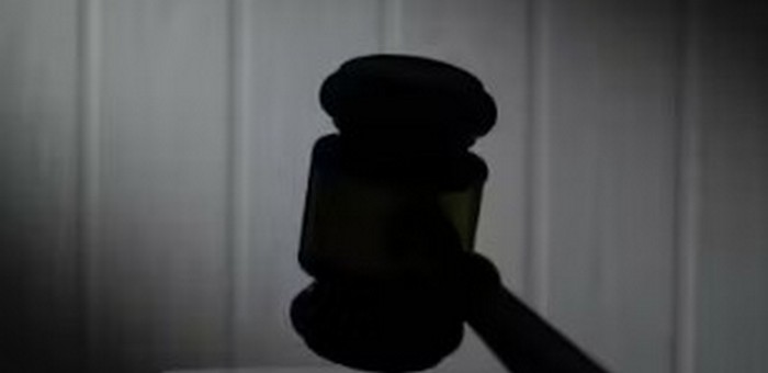 Семейный дебошир, напавший на полицейского, получил условный срок