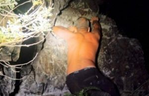 На Алтае спасли белоруса, который несколько часов провисел на отвесной скале